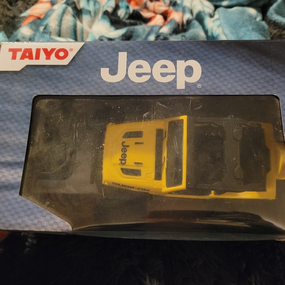 Taiyo Yellow Jeep RC Toy - Picture 2 of 4
